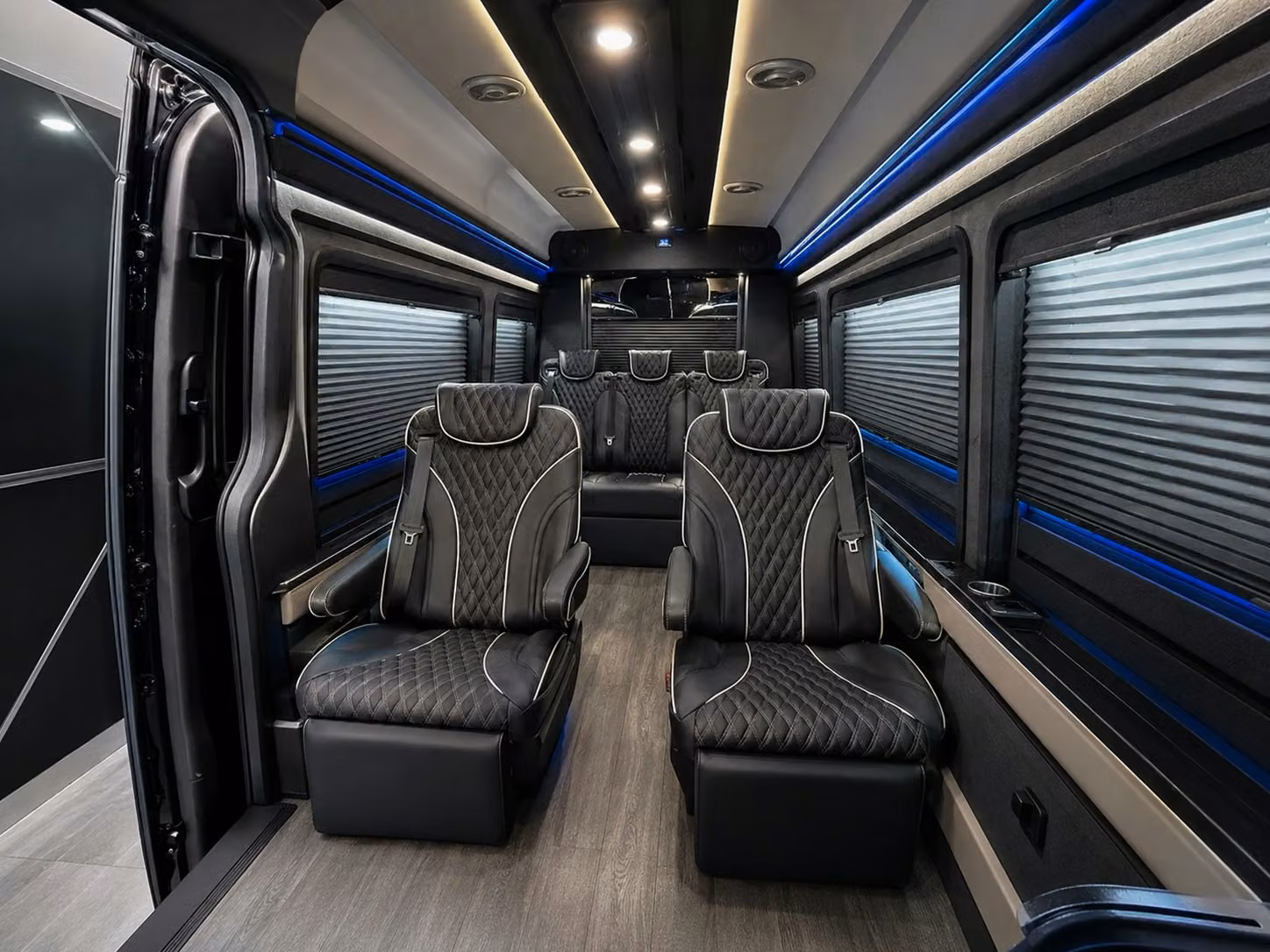 corporate and government airport shuttles in alexandria virginia