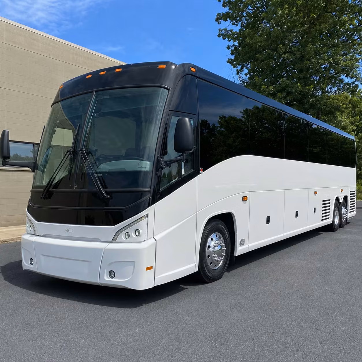 shuttle buses for pentagon and mark center personnel in alexandria